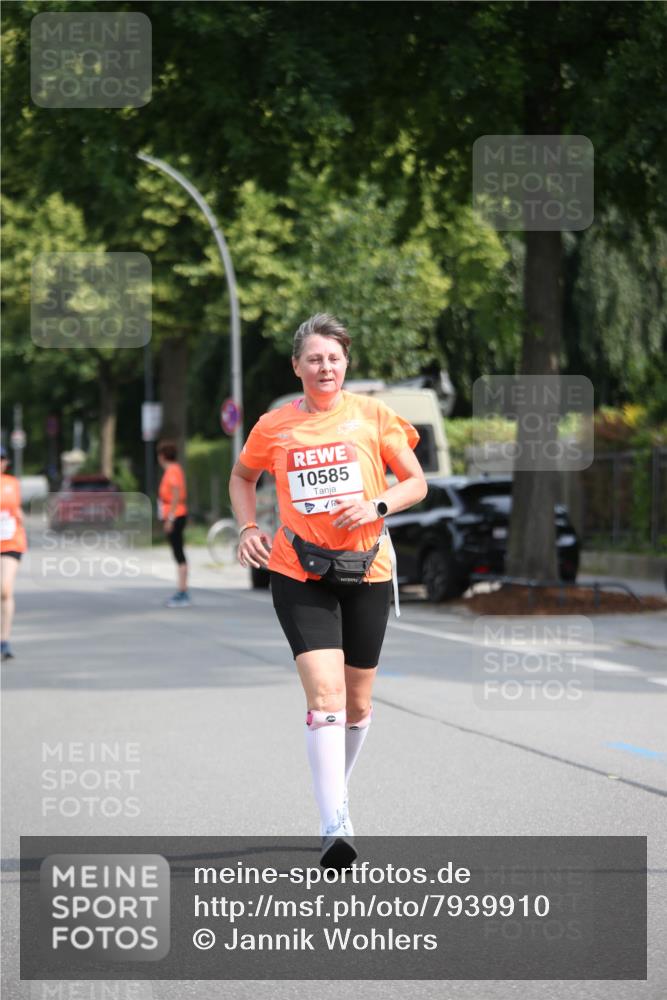 15.06.2025 - REWE Women's Run Jannik Wohlers http://msf.ph/oto/7939910 15.06.2025 09:57:56 Laufen 10585 meine-sportfotos.de