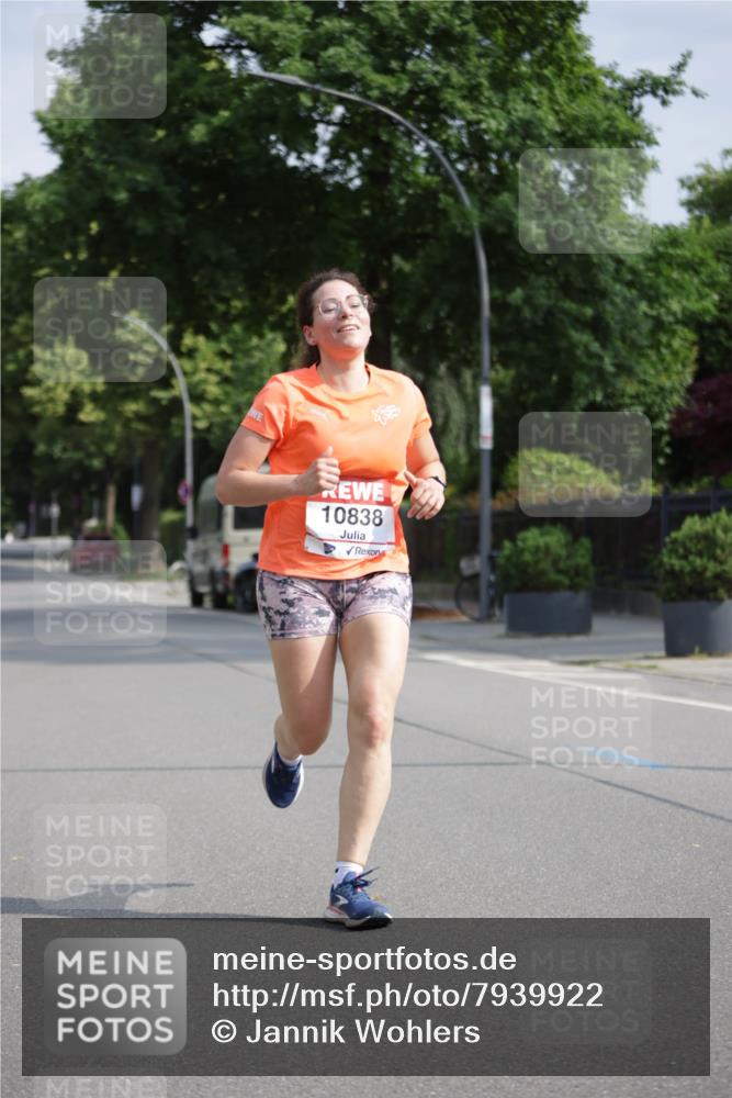 15.06.2025 - REWE Women's Run Jannik Wohlers http://msf.ph/oto/7939922 15.06.2025 08:45:02 Laufen 10838 meine-sportfotos.de