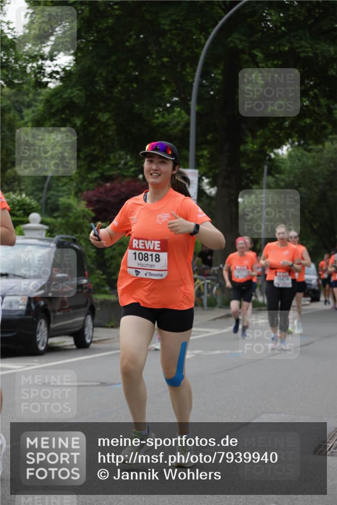 15.06.2025 - REWE Women's Run Jannik Wohlers http://msf.ph/oto/7939940 15.06.2025 08:27:37 Laufen 10818, 10478 meine-sportfotos.de