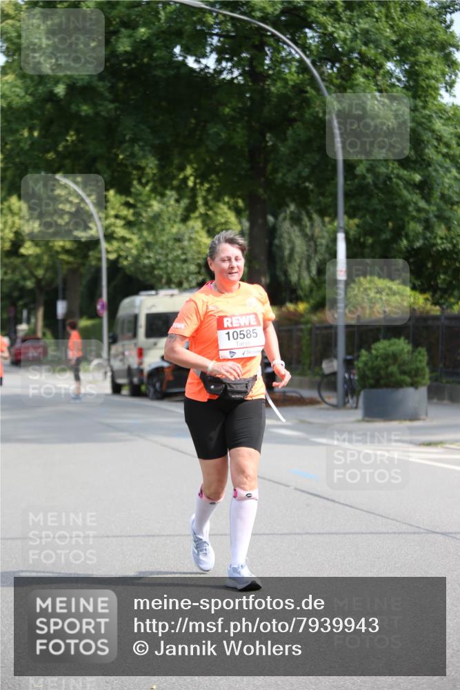 15.06.2025 - REWE Women's Run Jannik Wohlers http://msf.ph/oto/7939943 15.06.2025 09:57:57 Laufen 10585 meine-sportfotos.de