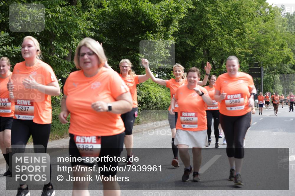 15.06.2025 - REWE Women's Run Jannik Wohlers http://msf.ph/oto/7939961 15.06.2025 10:14:56 Laufen 165, 5237, 6382, 5587, 00, 5588 meine-sportfotos.de