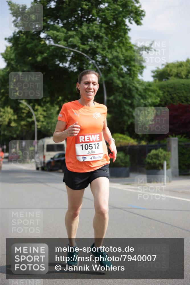 15.06.2025 - REWE Women's Run Jannik Wohlers http://msf.ph/oto/7940007 15.06.2025 08:45:11 Laufen 10512 meine-sportfotos.de