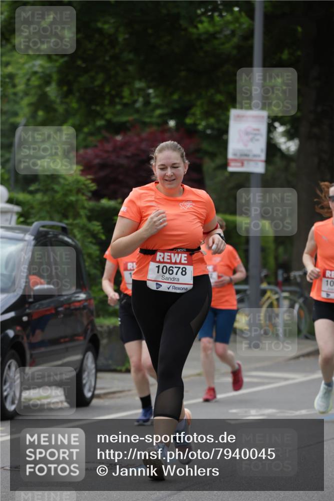 15.06.2025 - REWE Women's Run Jannik Wohlers http://msf.ph/oto/7940045 15.06.2025 08:27:40 Laufen 14, 10678 meine-sportfotos.de