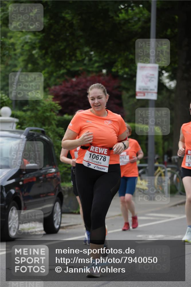 15.06.2025 - REWE Women's Run Jannik Wohlers http://msf.ph/oto/7940050 15.06.2025 08:27:40 Laufen 10678, 017, 10 meine-sportfotos.de