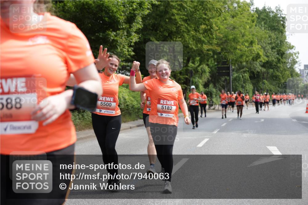 15.06.2025 - REWE Women's Run Jannik Wohlers http://msf.ph/oto/7940063 15.06.2025 10:14:58 Laufen 588, 5500, 5, 5182 meine-sportfotos.de