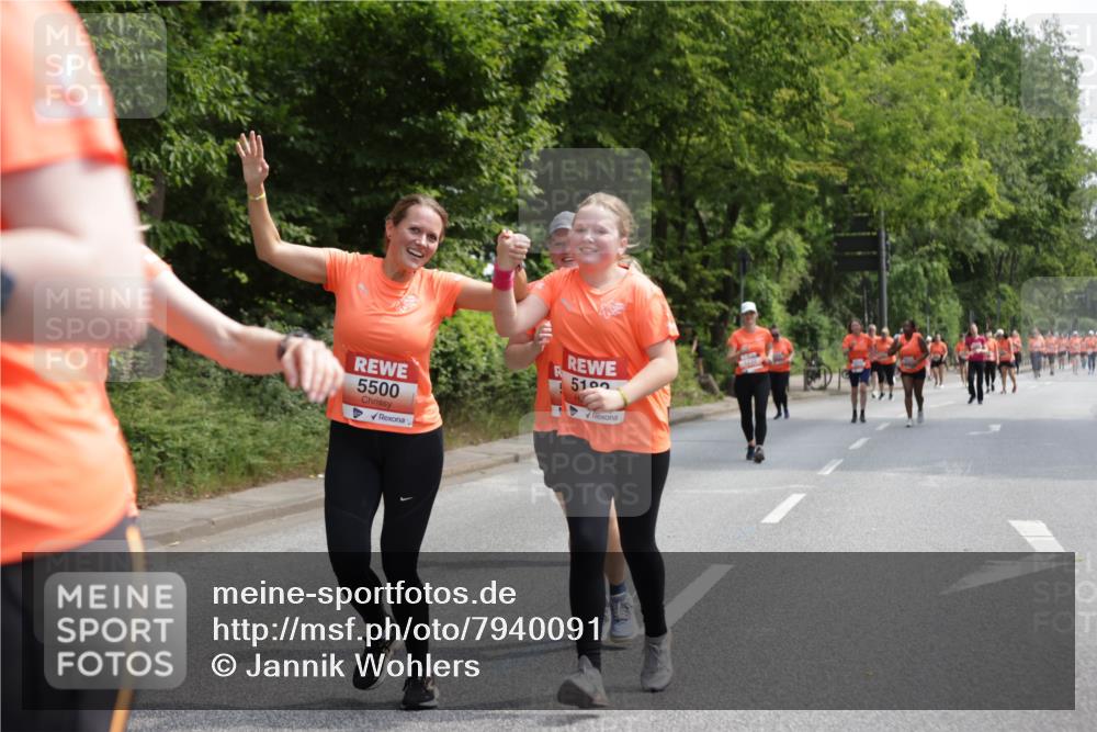 15.06.2025 - REWE Women's Run Jannik Wohlers http://msf.ph/oto/7940091 15.06.2025 10:14:59 Laufen 5500, 5190 meine-sportfotos.de