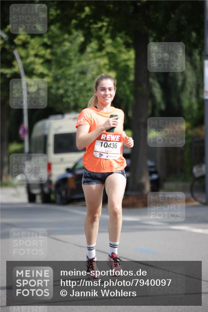 15.06.2025 - REWE Women's Run Jannik Wohlers http://msf.ph/oto/7940097 15.06.2025 08:45:18 Laufen 4, 10436 meine-sportfotos.de