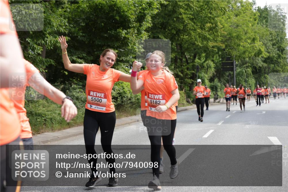 15.06.2025 - REWE Women's Run Jannik Wohlers http://msf.ph/oto/7940098 15.06.2025 10:14:59 Laufen 5500, 5182 meine-sportfotos.de