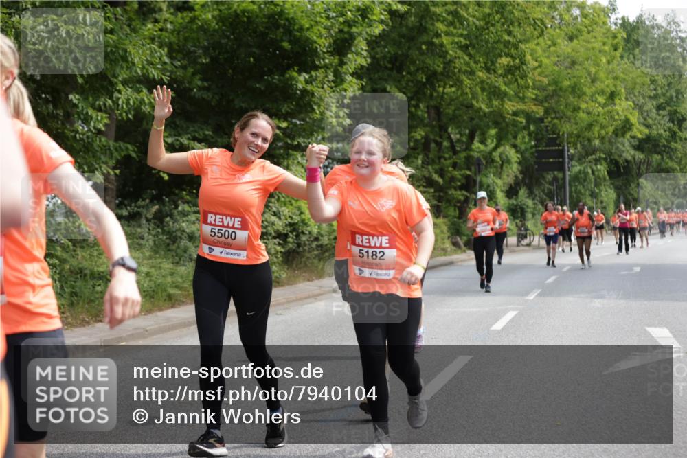 15.06.2025 - REWE Women's Run Jannik Wohlers http://msf.ph/oto/7940104 15.06.2025 10:14:59 Laufen 5500, 5182 meine-sportfotos.de