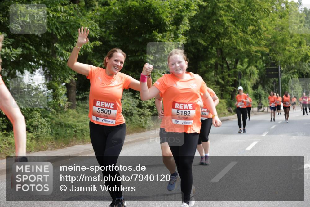 15.06.2025 - REWE Women's Run Jannik Wohlers http://msf.ph/oto/7940120 15.06.2025 10:14:59 Laufen 5500, 5182, 286 meine-sportfotos.de