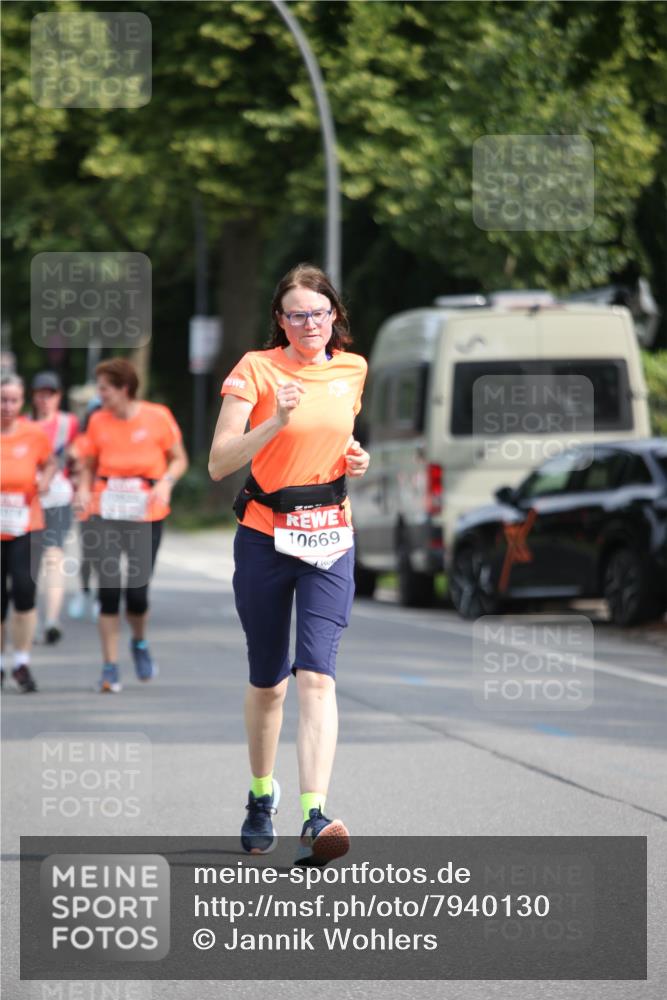 15.06.2025 - REWE Women's Run Jannik Wohlers http://msf.ph/oto/7940130 15.06.2025 09:58:06 Laufen 10669 meine-sportfotos.de