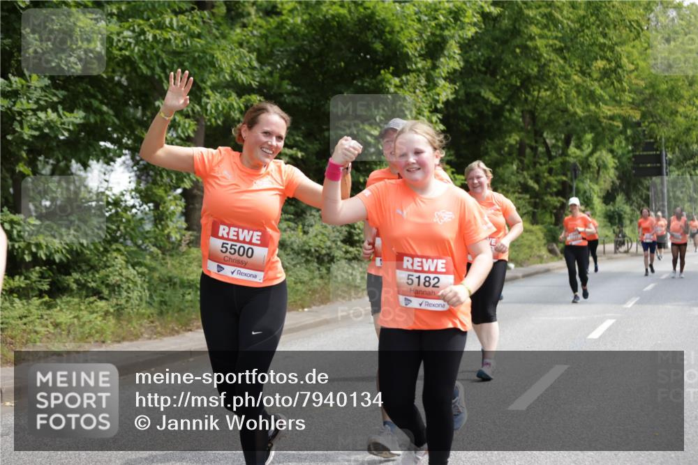 15.06.2025 - REWE Women's Run Jannik Wohlers http://msf.ph/oto/7940134 15.06.2025 10:14:59 Laufen 5500, 5182 meine-sportfotos.de