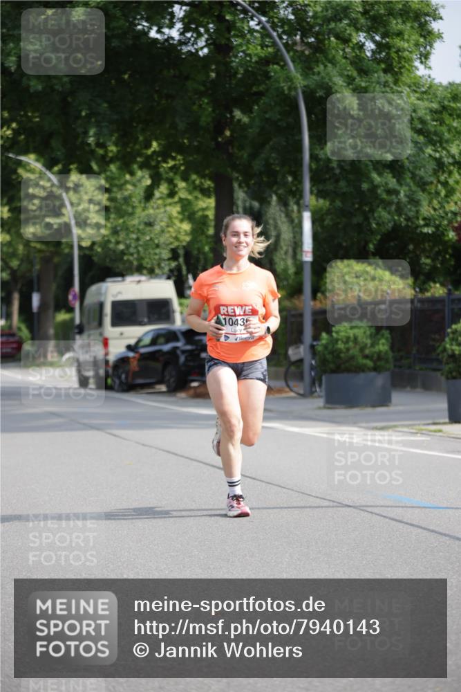 15.06.2025 - REWE Women's Run Jannik Wohlers http://msf.ph/oto/7940143 15.06.2025 08:45:18 Laufen 1043 meine-sportfotos.de