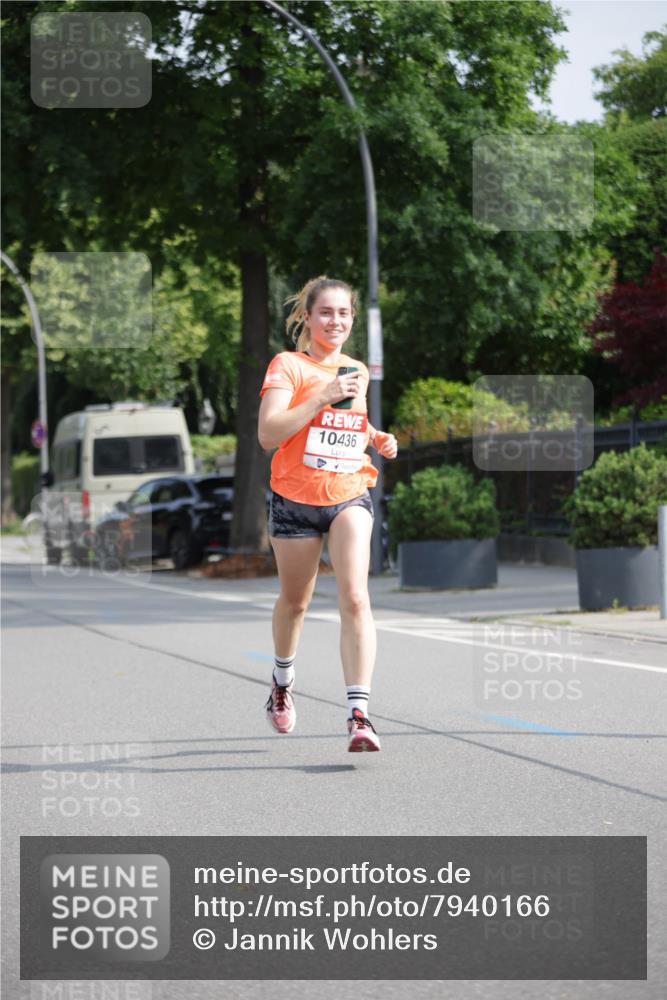 15.06.2025 - REWE Women's Run Jannik Wohlers http://msf.ph/oto/7940166 15.06.2025 08:45:19 Laufen 10436 meine-sportfotos.de