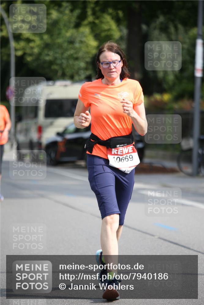 15.06.2025 - REWE Women's Run Jannik Wohlers http://msf.ph/oto/7940186 15.06.2025 09:58:09 Laufen 10669 meine-sportfotos.de
