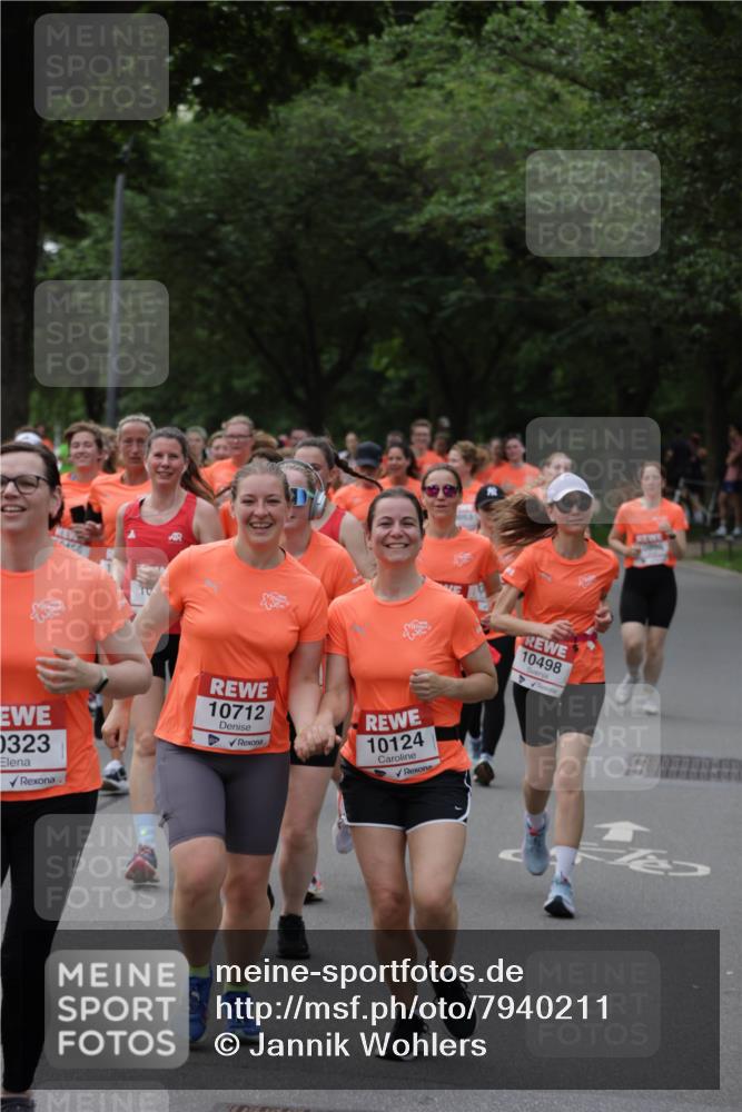 15.06.2025 - REWE Women's Run Jannik Wohlers http://msf.ph/oto/7940211 15.06.2025 08:27:50 Laufen 0323, 10712, 10124, 10498 meine-sportfotos.de