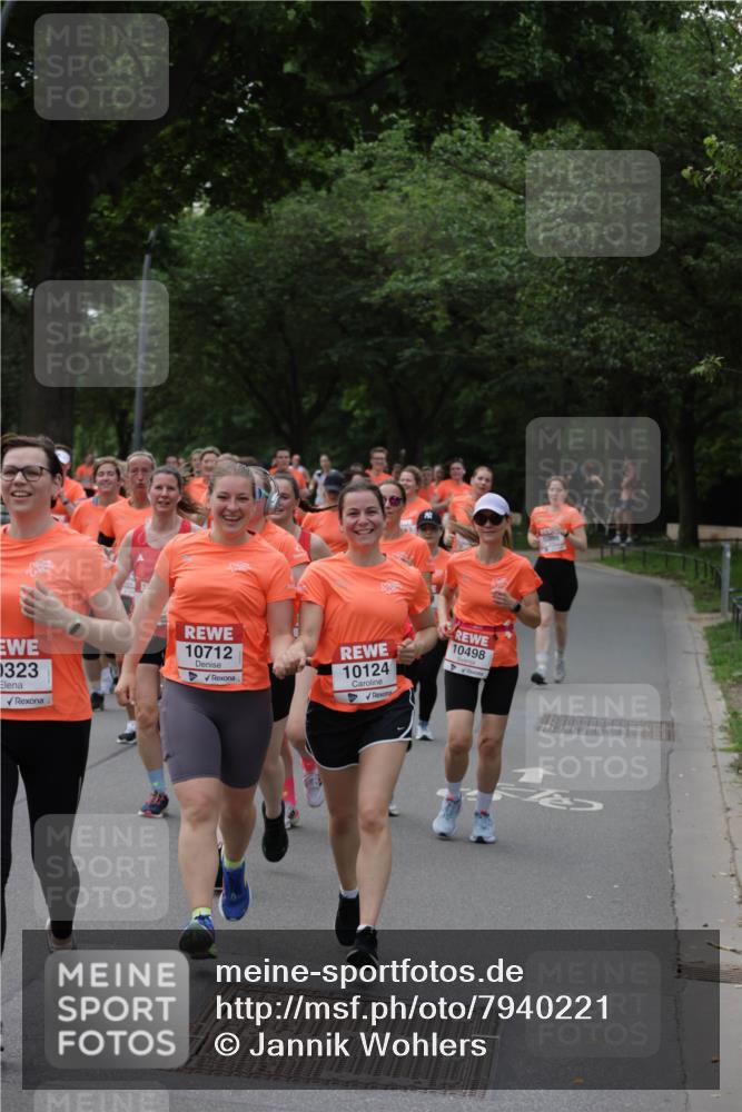15.06.2025 - REWE Women's Run Jannik Wohlers http://msf.ph/oto/7940221 15.06.2025 08:27:50 Laufen 10712, 10124, 10498, 0323 meine-sportfotos.de
