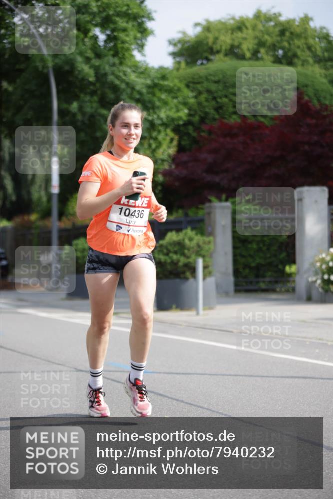 15.06.2025 - REWE Women's Run Jannik Wohlers http://msf.ph/oto/7940232 15.06.2025 08:45:19 Laufen 10436 meine-sportfotos.de