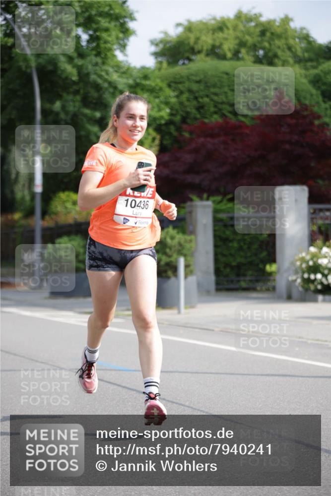 15.06.2025 - REWE Women's Run Jannik Wohlers http://msf.ph/oto/7940241 15.06.2025 08:45:19 Laufen 10436 meine-sportfotos.de