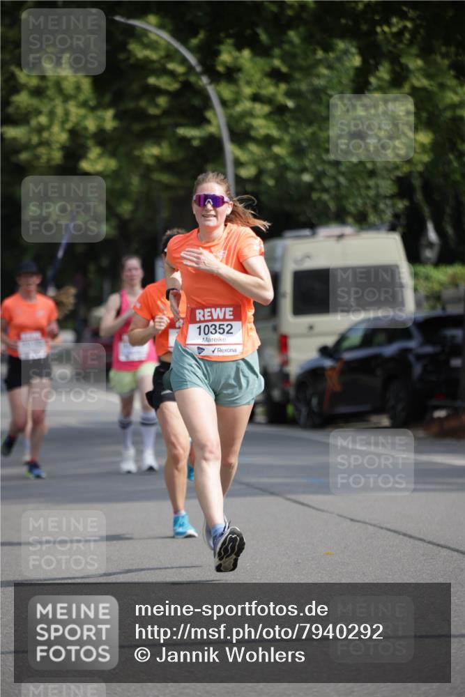 15.06.2025 - REWE Women's Run Jannik Wohlers http://msf.ph/oto/7940292 15.06.2025 08:45:24 Laufen 10352 meine-sportfotos.de