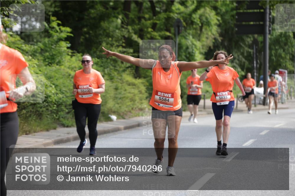 15.06.2025 - REWE Women's Run Jannik Wohlers http://msf.ph/oto/7940296 15.06.2025 10:15:05 Laufen 5523, 5584, 5033 meine-sportfotos.de