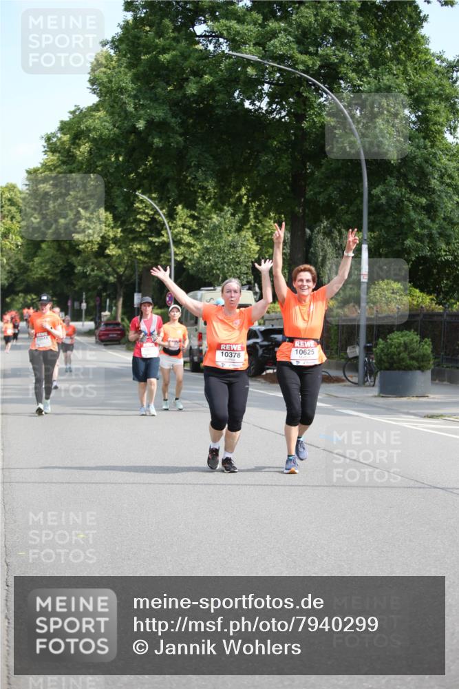 15.06.2025 - REWE Women's Run Jannik Wohlers http://msf.ph/oto/7940299 15.06.2025 09:58:13 Laufen 10014, 10625, 10378 meine-sportfotos.de