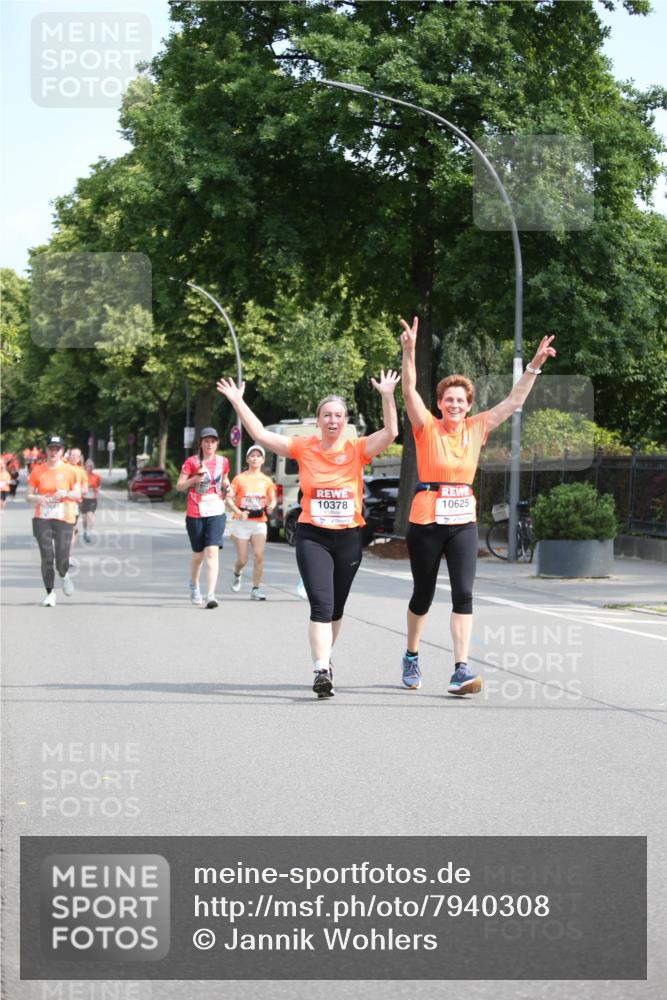 15.06.2025 - REWE Women's Run Jannik Wohlers http://msf.ph/oto/7940308 15.06.2025 09:58:13 Laufen 10378 meine-sportfotos.de