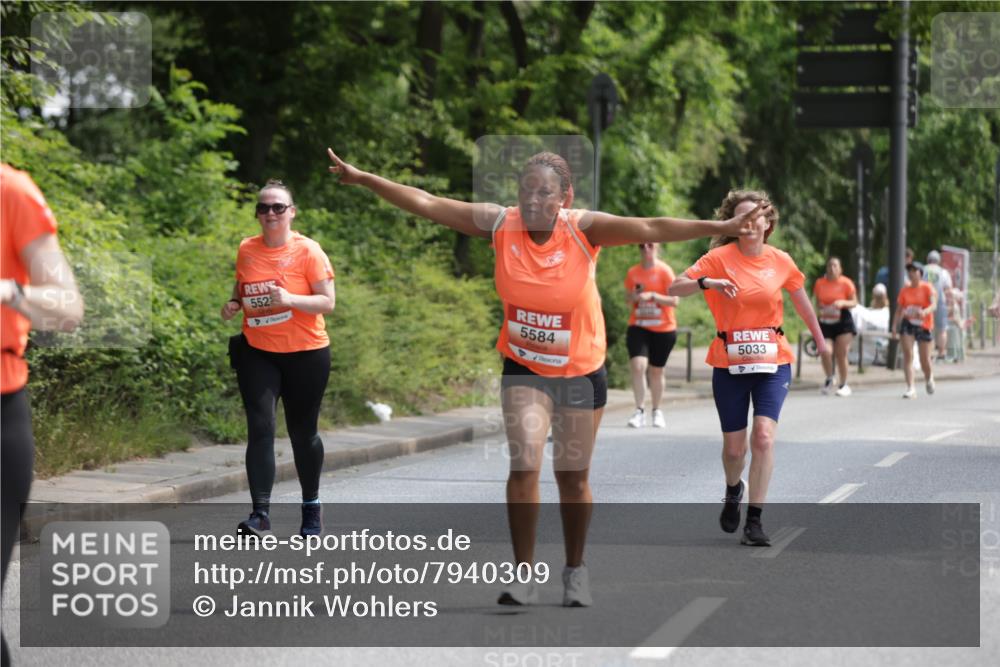 15.06.2025 - REWE Women's Run Jannik Wohlers http://msf.ph/oto/7940309 15.06.2025 10:15:05 Laufen 552, 5584, 5033 meine-sportfotos.de