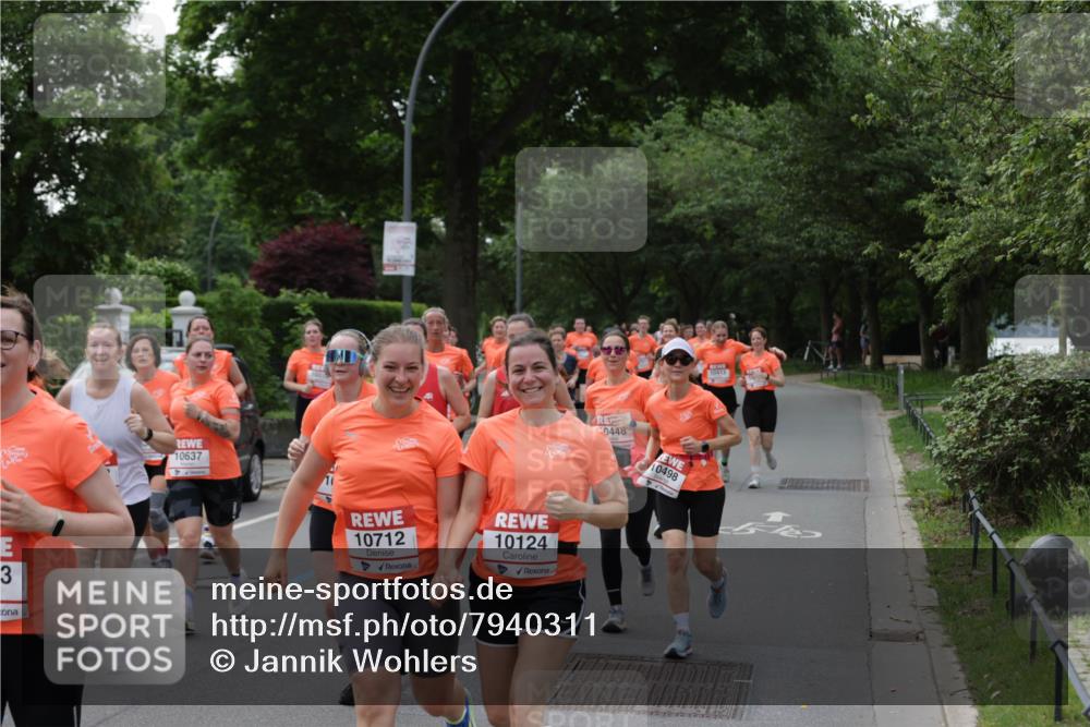 15.06.2025 - REWE Women's Run Jannik Wohlers http://msf.ph/oto/7940311 15.06.2025 08:27:51 Laufen 3, 10637, 10712, 10124, 0448, 10498, 10413 meine-sportfotos.de