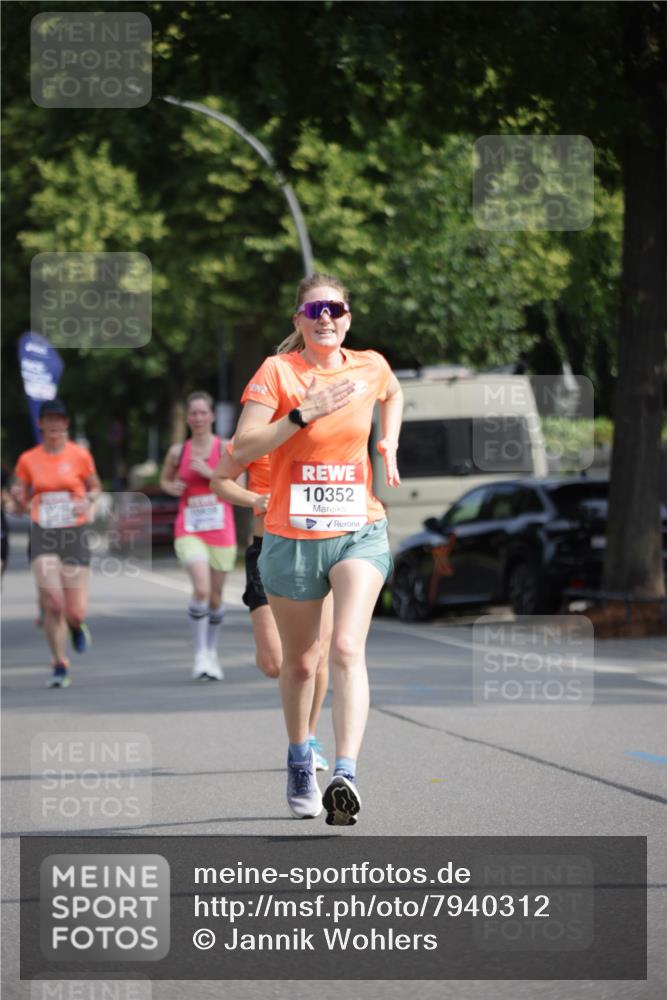 15.06.2025 - REWE Women's Run Jannik Wohlers http://msf.ph/oto/7940312 15.06.2025 08:45:24 Laufen 10352 meine-sportfotos.de