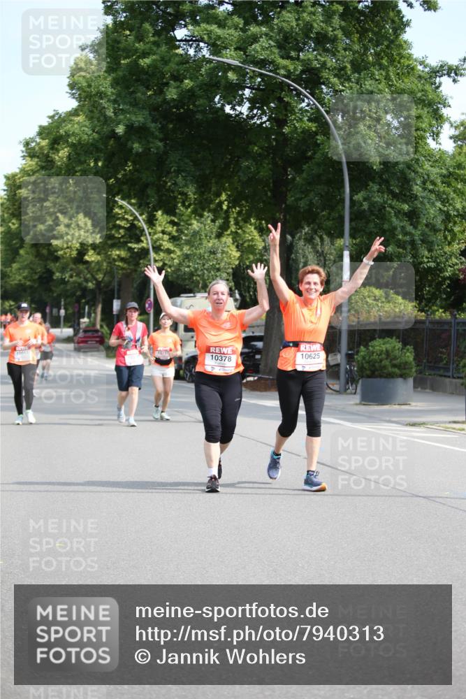 15.06.2025 - REWE Women's Run Jannik Wohlers http://msf.ph/oto/7940313 15.06.2025 09:58:13 Laufen 10041, 10, 3, 10378, 10625 meine-sportfotos.de