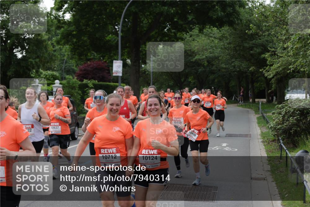 15.06.2025 - REWE Women's Run Jannik Wohlers http://msf.ph/oto/7940314 15.06.2025 08:27:51 Laufen 22, 10637, 10712, 10124, 10448, 10498, 10413 meine-sportfotos.de