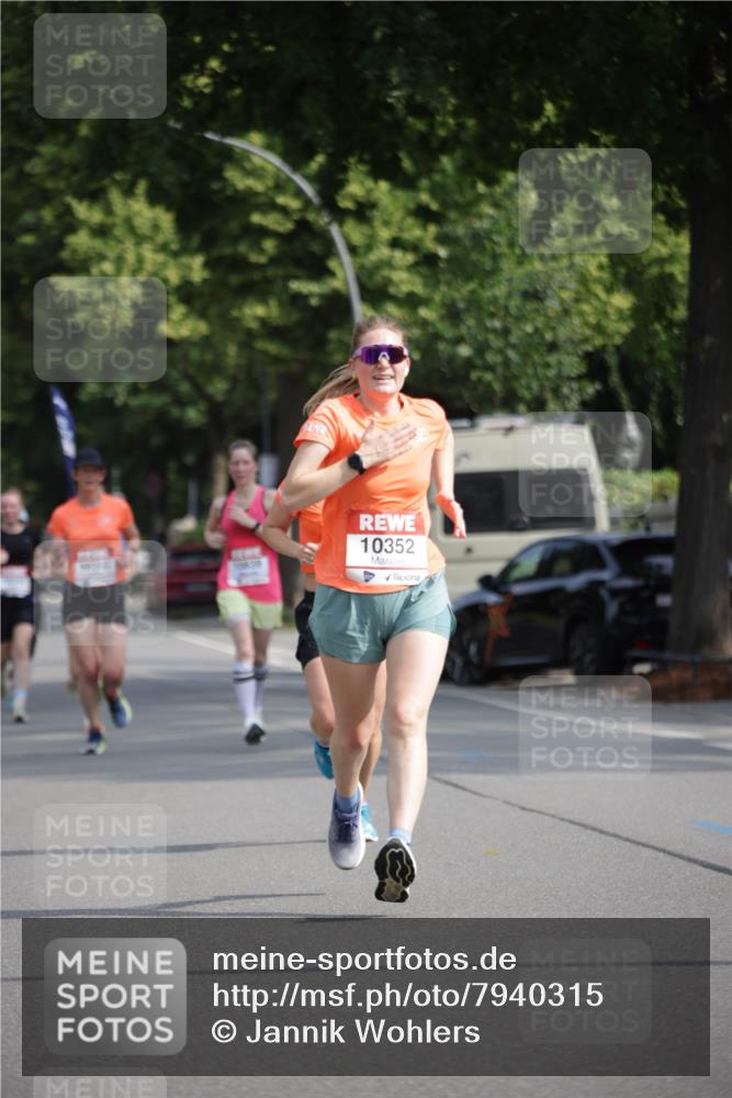 15.06.2025 - REWE Women's Run Jannik Wohlers http://msf.ph/oto/7940315 15.06.2025 08:45:24 Laufen 10352 meine-sportfotos.de