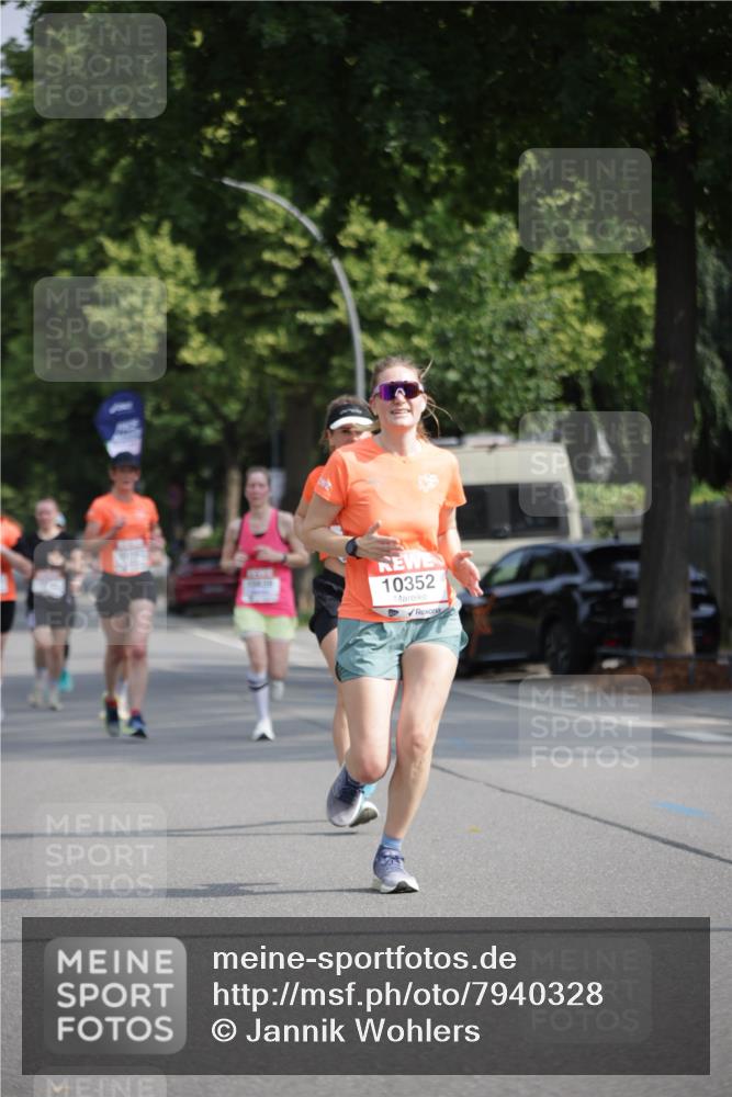 15.06.2025 - REWE Women's Run Jannik Wohlers http://msf.ph/oto/7940328 15.06.2025 08:45:24 Laufen 10352 meine-sportfotos.de