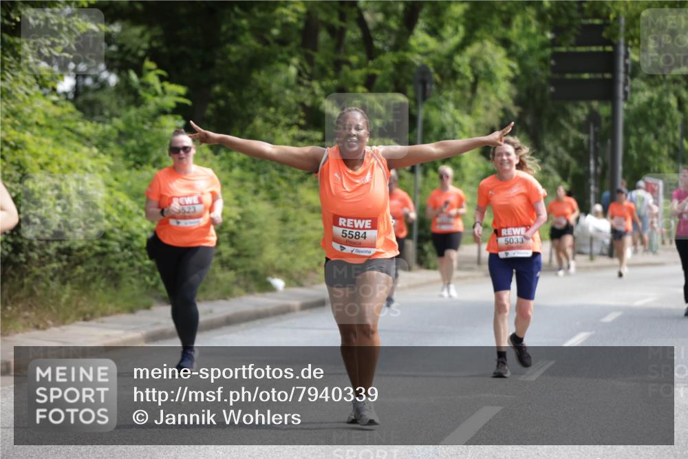 15.06.2025 - REWE Women's Run Jannik Wohlers http://msf.ph/oto/7940339 15.06.2025 10:15:05 Laufen 523, 5584, 5033 meine-sportfotos.de