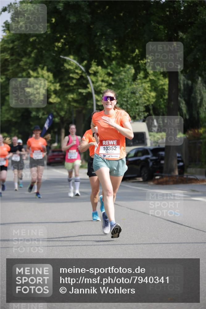 15.06.2025 - REWE Women's Run Jannik Wohlers http://msf.ph/oto/7940341 15.06.2025 08:45:24 Laufen 10352 meine-sportfotos.de