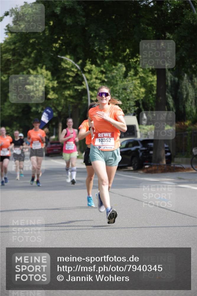 15.06.2025 - REWE Women's Run Jannik Wohlers http://msf.ph/oto/7940345 15.06.2025 08:45:25 Laufen 10352 meine-sportfotos.de