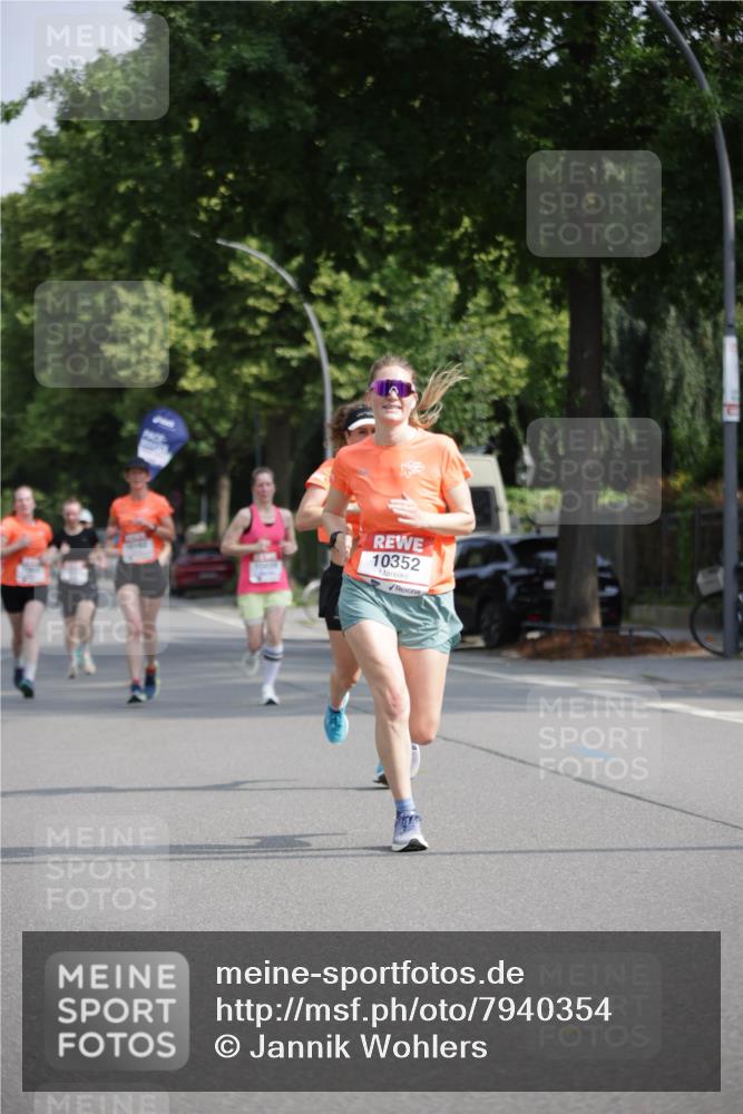 15.06.2025 - REWE Women's Run Jannik Wohlers http://msf.ph/oto/7940354 15.06.2025 08:45:25 Laufen 10352 meine-sportfotos.de