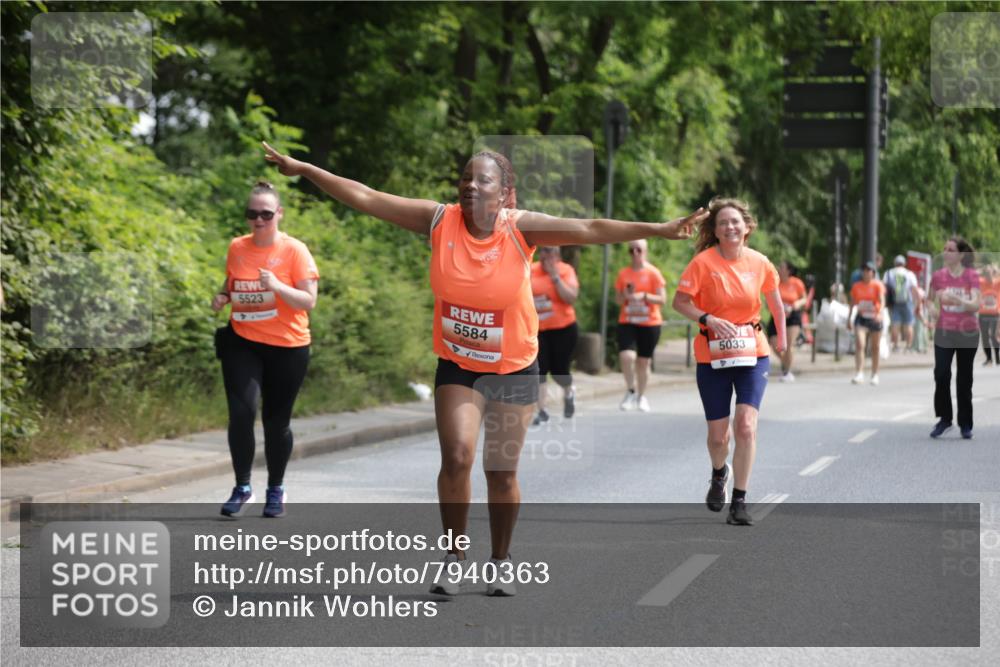 15.06.2025 - REWE Women's Run Jannik Wohlers http://msf.ph/oto/7940363 15.06.2025 10:15:06 Laufen 5523, 5584, 5033 meine-sportfotos.de