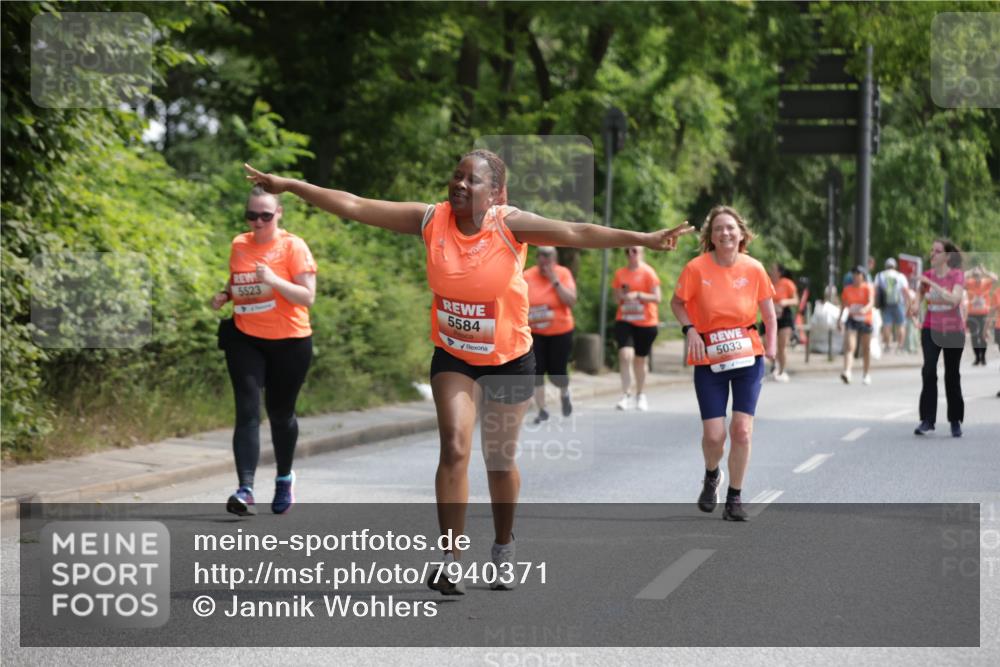 15.06.2025 - REWE Women's Run Jannik Wohlers http://msf.ph/oto/7940371 15.06.2025 10:15:06 Laufen 5523, 5584, 5033 meine-sportfotos.de