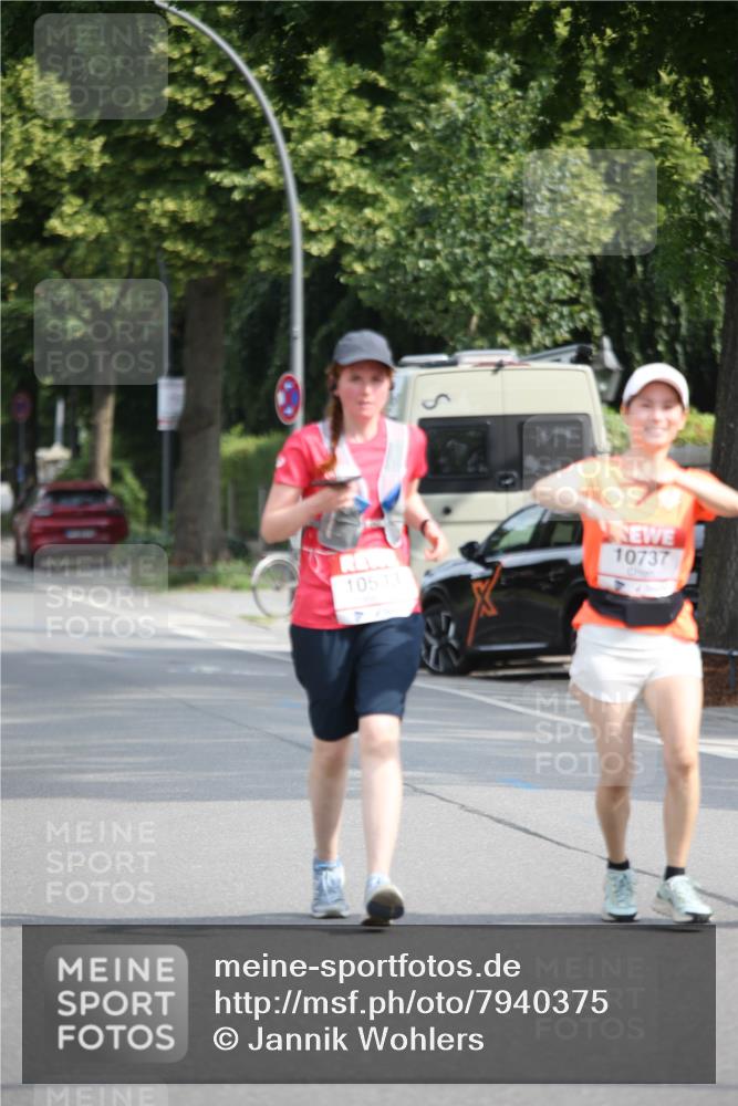 15.06.2025 - REWE Women's Run Jannik Wohlers http://msf.ph/oto/7940375 15.06.2025 09:58:15 Laufen 10533, 10737 meine-sportfotos.de