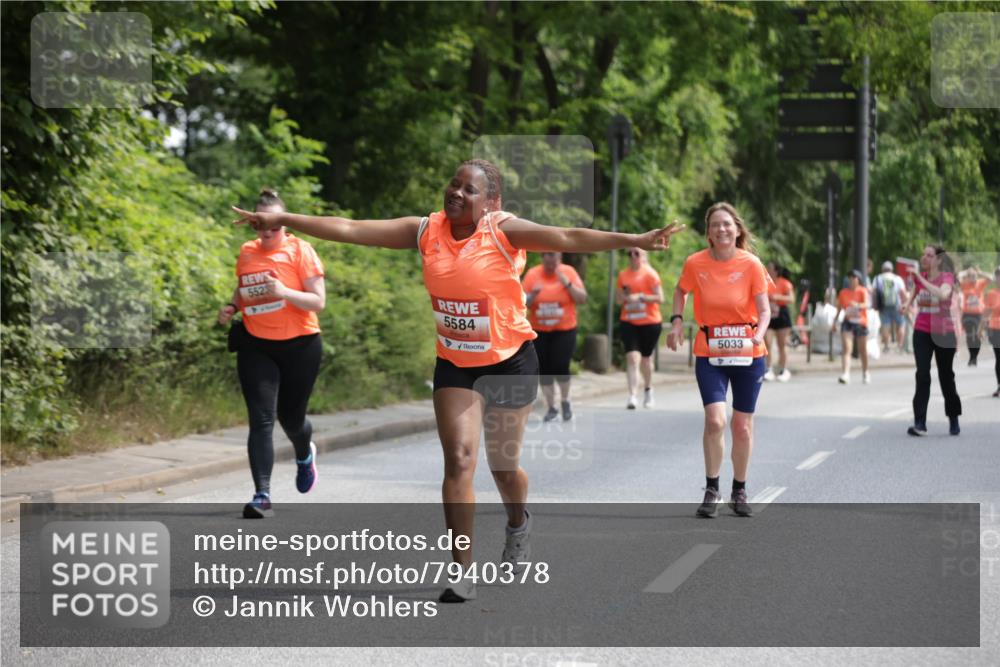15.06.2025 - REWE Women's Run Jannik Wohlers http://msf.ph/oto/7940378 15.06.2025 10:15:06 Laufen 5523, 5584, 5033 meine-sportfotos.de
