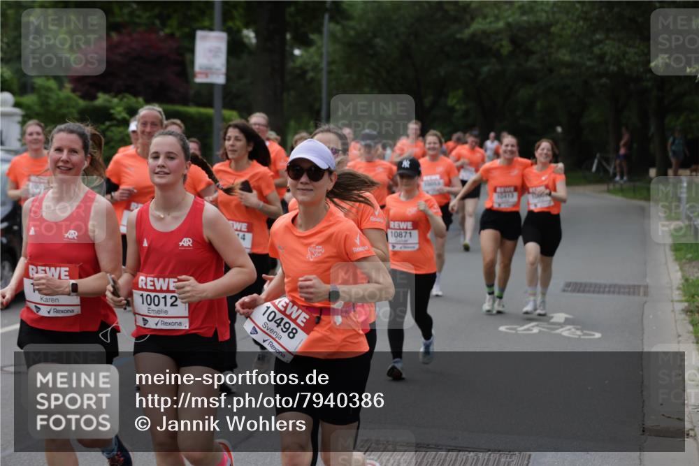 15.06.2025 - REWE Women's Run Jannik Wohlers http://msf.ph/oto/7940386 15.06.2025 08:27:53 Laufen 10012, 4, 10871, 10498, 10413 meine-sportfotos.de