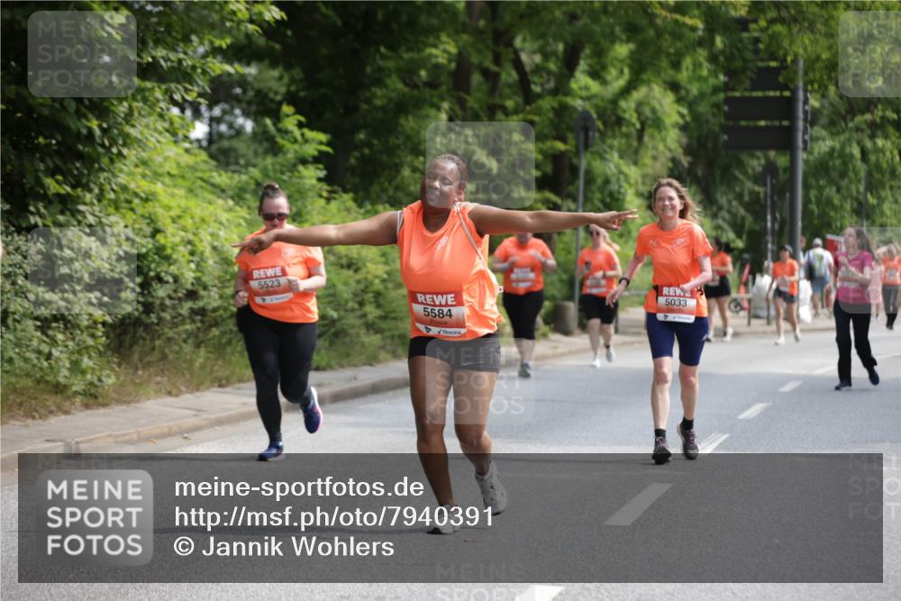15.06.2025 - REWE Women's Run Jannik Wohlers http://msf.ph/oto/7940391 15.06.2025 10:15:06 Laufen 5523, 5584, 5033 meine-sportfotos.de