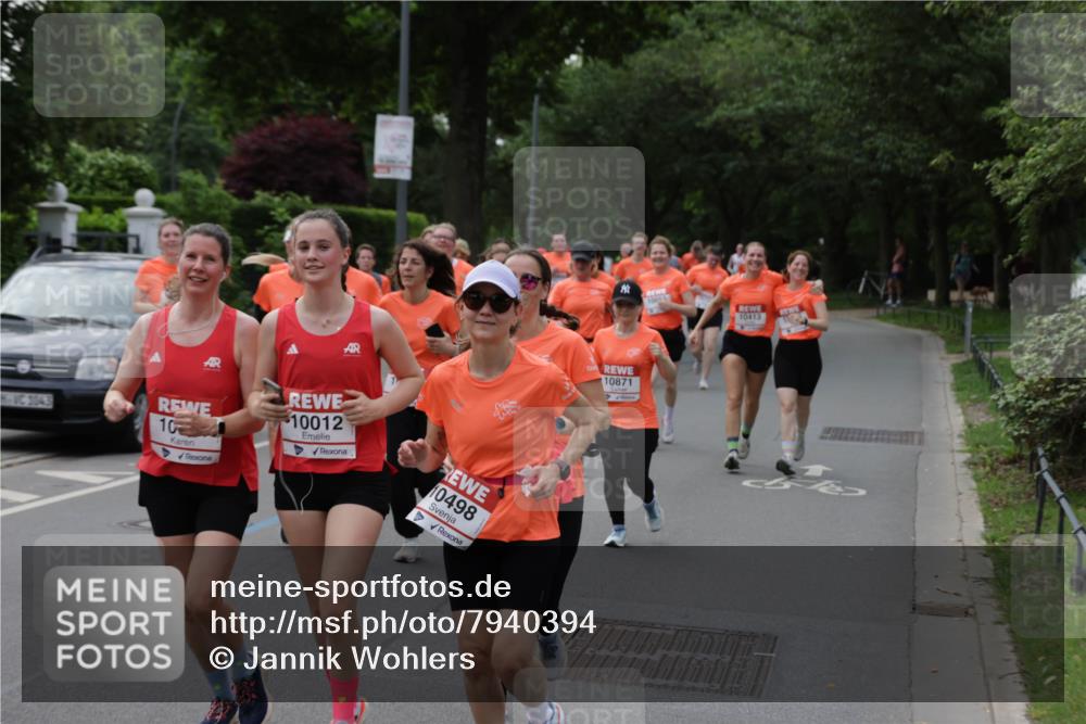 15.06.2025 - REWE Women's Run Jannik Wohlers http://msf.ph/oto/7940394 15.06.2025 08:27:53 Laufen 1043, 10, 10012, 10498, 10871, 10413 meine-sportfotos.de