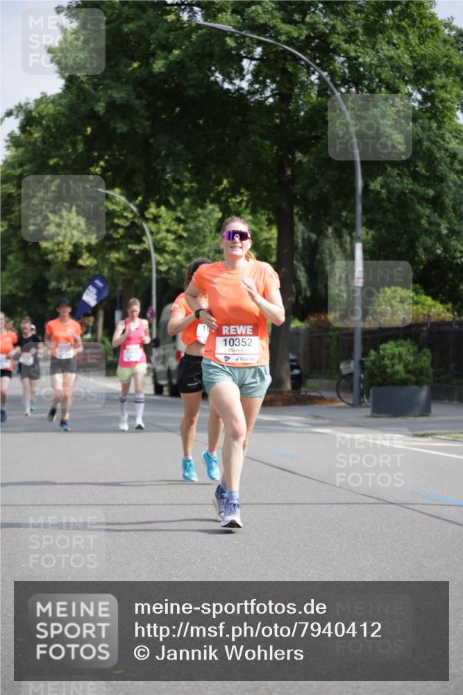 15.06.2025 - REWE Women's Run Jannik Wohlers http://msf.ph/oto/7940412 15.06.2025 08:45:25 Laufen 10352 meine-sportfotos.de