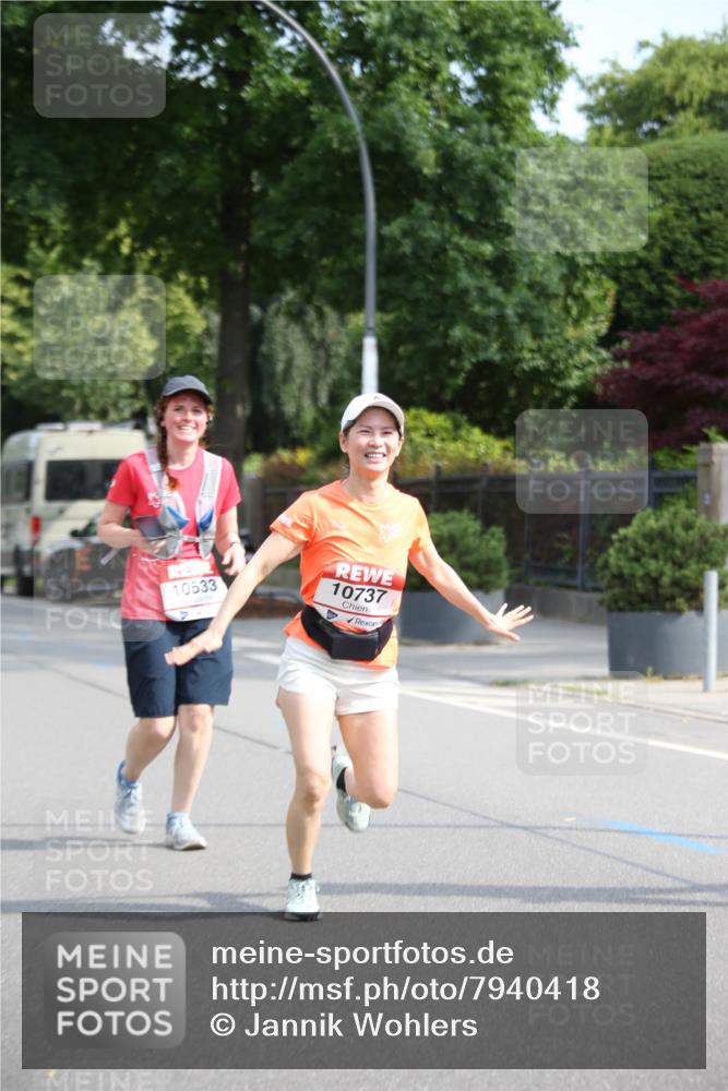 15.06.2025 - REWE Women's Run Jannik Wohlers http://msf.ph/oto/7940418 15.06.2025 09:58:18 Laufen 10533, 10737 meine-sportfotos.de