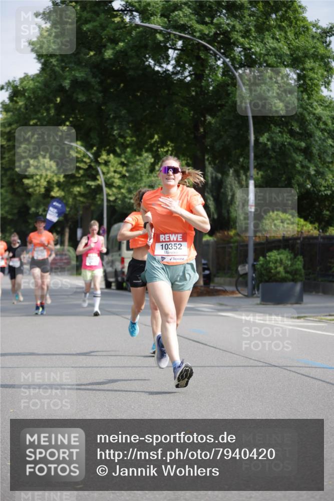 15.06.2025 - REWE Women's Run Jannik Wohlers http://msf.ph/oto/7940420 15.06.2025 08:45:25 Laufen 10352 meine-sportfotos.de