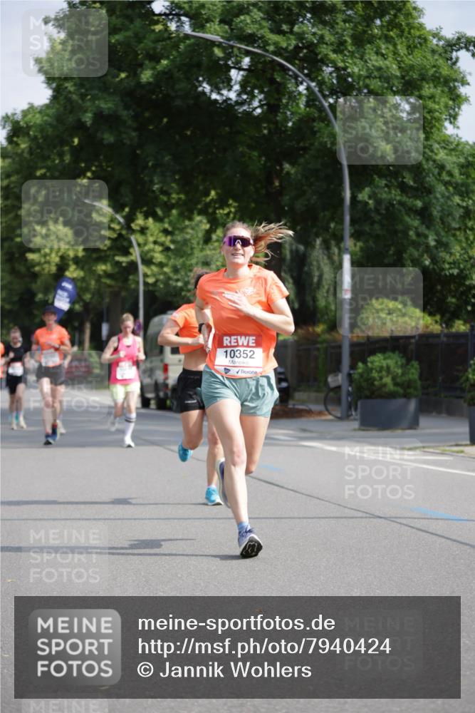15.06.2025 - REWE Women's Run Jannik Wohlers http://msf.ph/oto/7940424 15.06.2025 08:45:25 Laufen 10352 meine-sportfotos.de