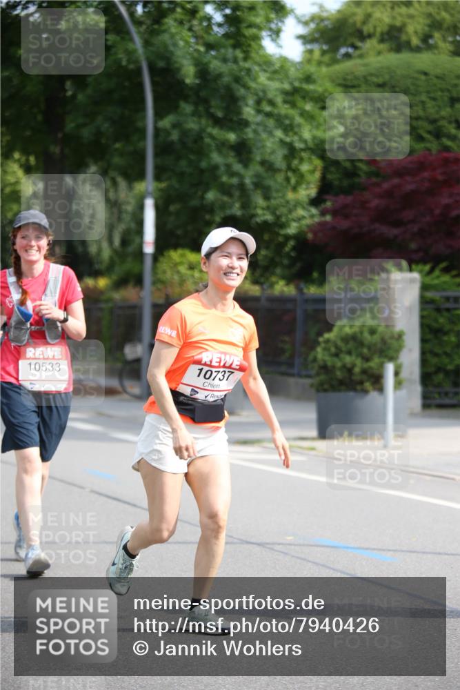 15.06.2025 - REWE Women's Run Jannik Wohlers http://msf.ph/oto/7940426 15.06.2025 09:58:18 Laufen 10533, 10737 meine-sportfotos.de